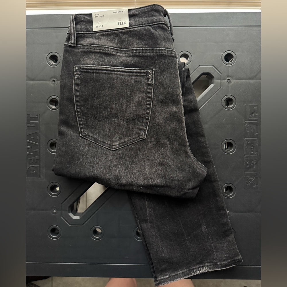 Men’s American Eagle Black Distressed Jeans. Size 36/34.